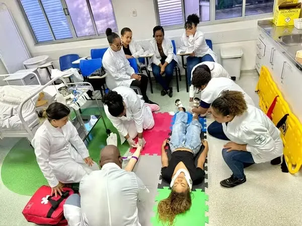 SALVADOR OFERECE BOLSAS INTEGRAIS PARA CURSO TÉCNICO DE ENFERMAGEM; INSCRIÇÕES VÃO ATÉ SEXTA