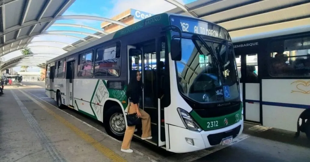 DPU COBRA TRANSPORTE GRATUITO PARA ELEITORES EM VITÓRIA DA CONQUISTA