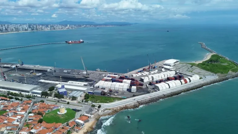 PORTO DE FORTALEZA PODE QUADRUPLICAR MOVIMENTAÇÃO DE CONTÊINERES ATÉ 2050