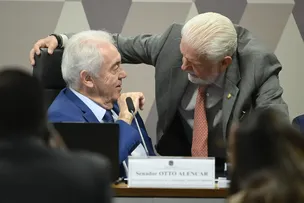 OTTO ALENCAR CELEBRA APROVAÇÃO DO FIM DA ESCALA 6X1