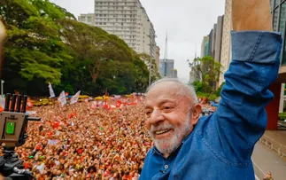 LULA COMEMORA APROVAÇÃO DO FIM DA ESCALA 6X1
