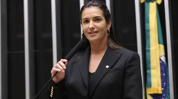 ROBERTA ROMA RECEBE ALTA HOSPITALAR APÓS PROBLEMA CARDÍACO