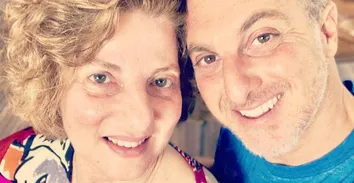 MÃE DE LUCIANO HUCK DECLARA VOTO EM LULA