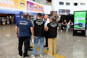 BLITZ ORIENTA PASSAGEIROS SOBRE GRATUIDADE DO TRANSPORTE NO 2° TURNO