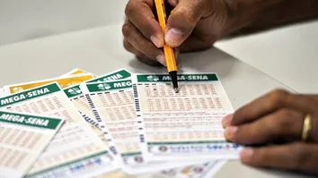 MEGA-SENA ACUMULA E PRÊMIO VAI A R$ 200 MILHÕES