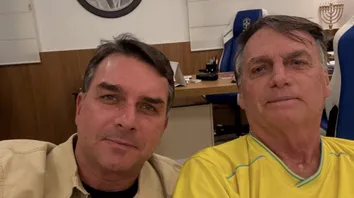 FLÁVIO VISITA BOLSONARO EM BRASÍLIA APÓS DERROTA PARA LULA