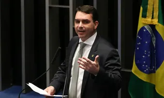 SECRETÁRIO DE ESTADO DOS EUA PLANEJOU FUGA DE FLÁVIO BOLSONARO