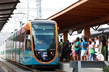 VLT DE SALVADOR TRANSPORTA MAIS DE 7,6 MIL PASSAGEIROS NO DIA DA ELEIÇÃO