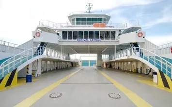 FERRY-BOAT ALERTA PARA FILAS NO FERIADÃO E INDICA ROTAS ALTERNATIVAS