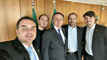 MEDO DA VOLTA DA FAMÍLIA BOLSONARO É MAIOR DO QUE DA REELEIÇÃO DE LULA, DIZ QUAEST