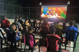 PROJETO MAIS COMUNIDADE DA BRACELL LEVA CINEMA GRATUITO À ZONA RURAL DE MATA DE SÃO JOÃO