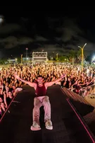 CHAMUSKA LEVA MÚSICA PARA PERCURSO DE CORRIDA NA CLIMINHA RUN EM SALVADOR