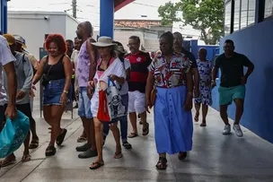 CORRERIA MARCA ABERTURA DE VOTAÇÃO NO SEGUNDO MAIOR COLÉGIO ELEITORAL