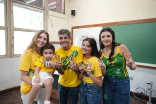 ACM NETO VOTA ACOMPANHADO DA FAMÍLIA