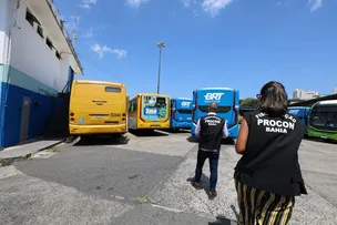 PROCON-BA FISCALIZA EMPRESAS DE ÔNIBUS EM SALVADOR E IDENTIFICA 544 VEÍCULOS PARADOS EM CINCO GARAGENS