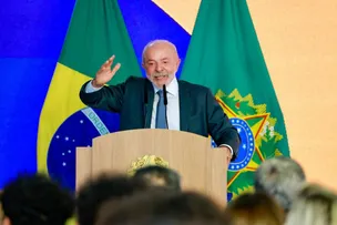 LULA LIDERA VOTAÇÃO DE BRASILEIROS NO EXTERIOR