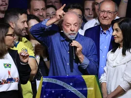 LULA VENCE NAS MAIORES CIDADES DO BRASIL. SALVADOR DÁ O MAIOR NÚMERO DE VOTOS PROPORCIONALMENTE. SÃO PAULO EM TERMOS ABSOLUTOS.