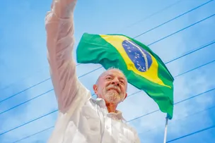 LULA FAZ 81 ANOS DOIS DIAS APÓS VENCER ELEIÇÃO PRESIDENCIAL