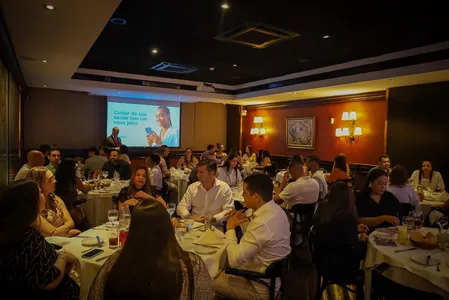 RESTAURANTE DE SALVADOR RECEBE JANTAR DE EMPRESA VOLTADA A ACELERAÇÃO NA SAÚDE