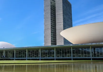 CONGRESSO PROMULGA PEC QUE ACABA COM ESCALA 6X1 NESTA SEXTA-FEIRA (16)