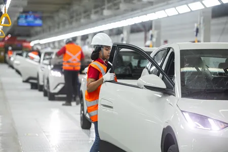 BYD ABRE MAIS DE 115 VAGAS EM CAMAÇARI; VEJA COMO SE CANDIDATAR