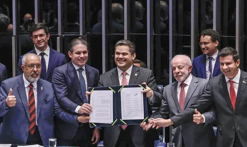 CONGRESSO PROMULGA EMENDA DO FIM DA 6X1; ESCALA 5X2 COMEÇA EM 60 DIAS