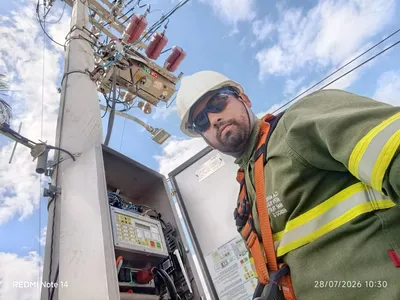 DIA DO ELETRICISTA: CONHEÇA HISTÓRIAS DE QUEM LEVA ENERGIA AOS BAIANOS