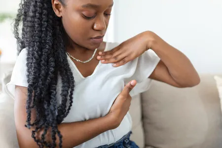 ONCOLOGISTA ALERTA PARA SINAIS QUE NÃO DEVEM SER IGNORADOS SOBRE MAMAS