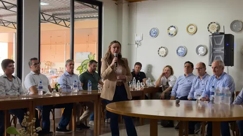 EMPRESÁRIOS DE BOM JESUS DA LAPA DISCUTEM CENÁRIO ECONÔMICO PARA 2027