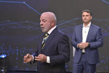 COM 50,76% DAS URNAS APURADAS, LULA ULTRAPASSA FLÁVIO