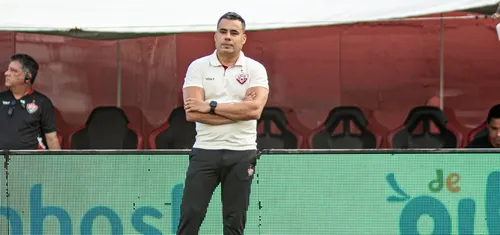 JAIR VENTURA VÊ DOMÍNIO DO VITÓRIA APÓS EMPATE