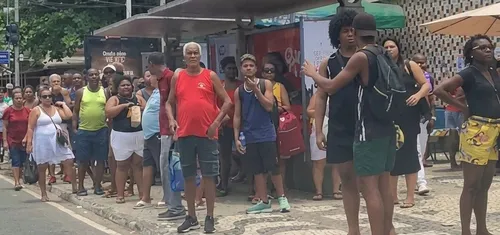 TRE MANDA RESTABELECER FROTA DE ÔNIBUS EM SALVADOR E AMEAÇA MULTA DE R$ 1 MILHÃO POR HORA