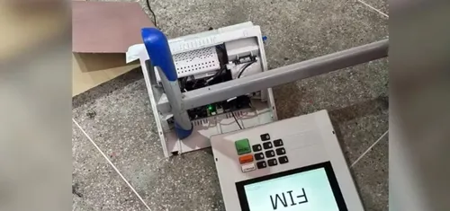 DEVIDO A PROBLEMAS NOS ÔNIBUS DE SALVADOR DURANTE AS ELEIÇÕES, PT PEDE AMPLIAÇÃO DOS HORÁRIO DE VOTAÇÃO ATÉ AS 19:00