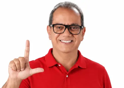 ALIADO DE BRUNO REIS, CARLOS MUNIZ CELEBRA VITÓRIA DE LULA