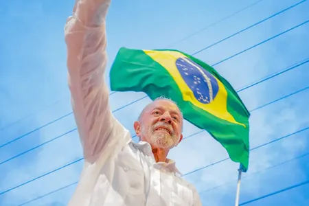 LULA FAZ 81 ANOS DOIS DIAS APÓS VENCER ELEIÇÃO PRESIDENCIAL