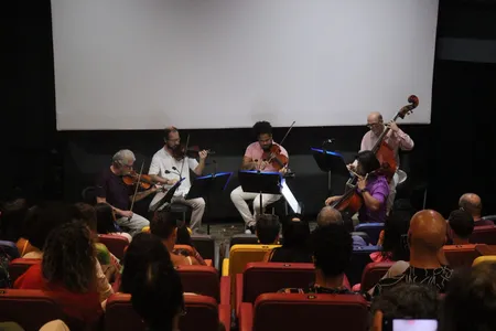CAMERATA BAHIA CORDAS SE APRESENTA NO PROJETO TERÇAS MUSICAIS DO MGB