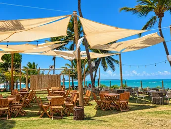 PRAIA DA ESPERA, UMA DAS POUCAS DA BAHIA COM SELO BANDEIRA AZUL, TERÁ BEACH CLUB DE VERÃO DO GRUPO LÔRO EM PARCERIA COM A QPC INCORPORADORA