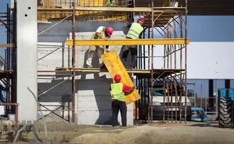 FUNCIONÁRIOS DA CONSTRUÇÃO CIVIL NA BAHIA ESTÃO GANHANDO MENOS, DIZ IBGE