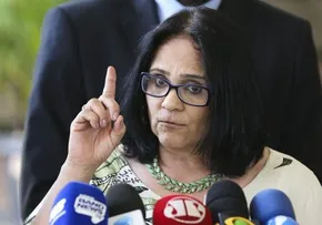 DAMARES ALVES DIZ QUE ESTÁ COM CÂNCER E PEDE O ENCERRAMENTO DA SESSÃO EM COMISSÃO