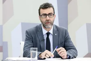 PSOL DEVE OFICIALIZAR APOIO A FREIXO EM MAIO, APONTA COLUNISTA