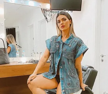 KELLY KEY FAZ ALERTA PARA FÃS SOBRE CANCÊR DE PELE