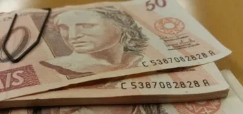 ECONOMISTAS ESPERAM TAXAS DE JUROS COM 2 DÍGITOS EM 2022