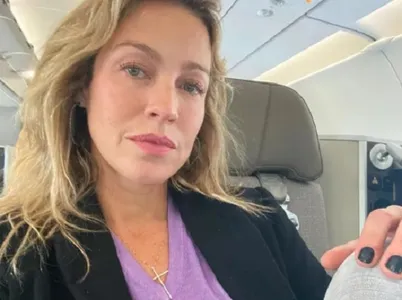 LUANA PIOVANI COMEMORA VIAGEM PARA TEL AVIV