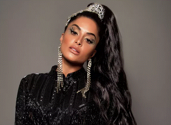 ALINE RISCADO DETALHA ROTINA DE PREPARAÇÃO PARA O CARNAVAL 2020