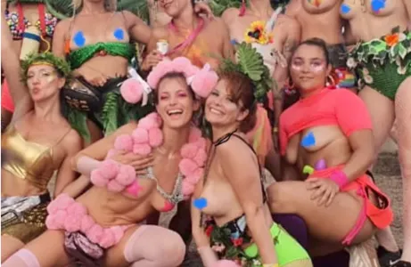 SAMARA FELIPPO APARECE DE TOPLESS PULANDO CARNAVAL: "UM DOS MAIS FELIZES"