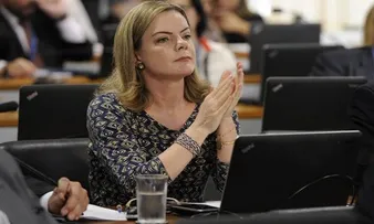 ‘NÃO É PAPEL DE MILITARES OPINAR SOBRE PROCESSO POLÍTICO’, DIZ GLEISI