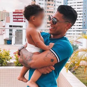 ABNER PINHEIRO DIZ QUE FOI TRAÍDO E NEGA QUE TINHA CONHECIMENTO SOBRE PATERNIDADE