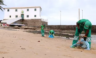 PANDEMIA REDUZ EM QUASE 40% LIXO COLETADO NAS PRAIAS DE SALVADOR