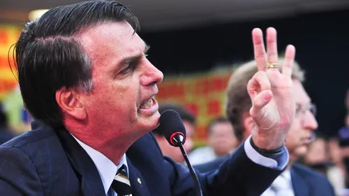 O PRESIDENTE BOLSONARO ESTÁ INTIMIDANDO GOVERNADORES E POLÍTICOS