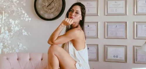 MAYRA CARDI É BLOQUEADA EM APLICATIVO DE RELACIONAMENTO